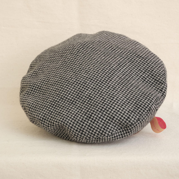 reversible wool check beret  houndstooth & green check 第3張的照片