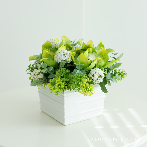 高級感あふれるギフトアレンジメント 　グリーン　アーティフィシャルフラワー 造花 贈り物 カフェ 受付に 4枚目の画像