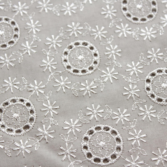◇レース半襟・半衿【小花の丸】Greige 4枚目の画像