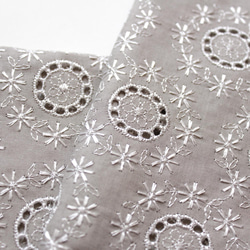 ◇レース半襟・半衿【小花の丸】Greige 2枚目の画像