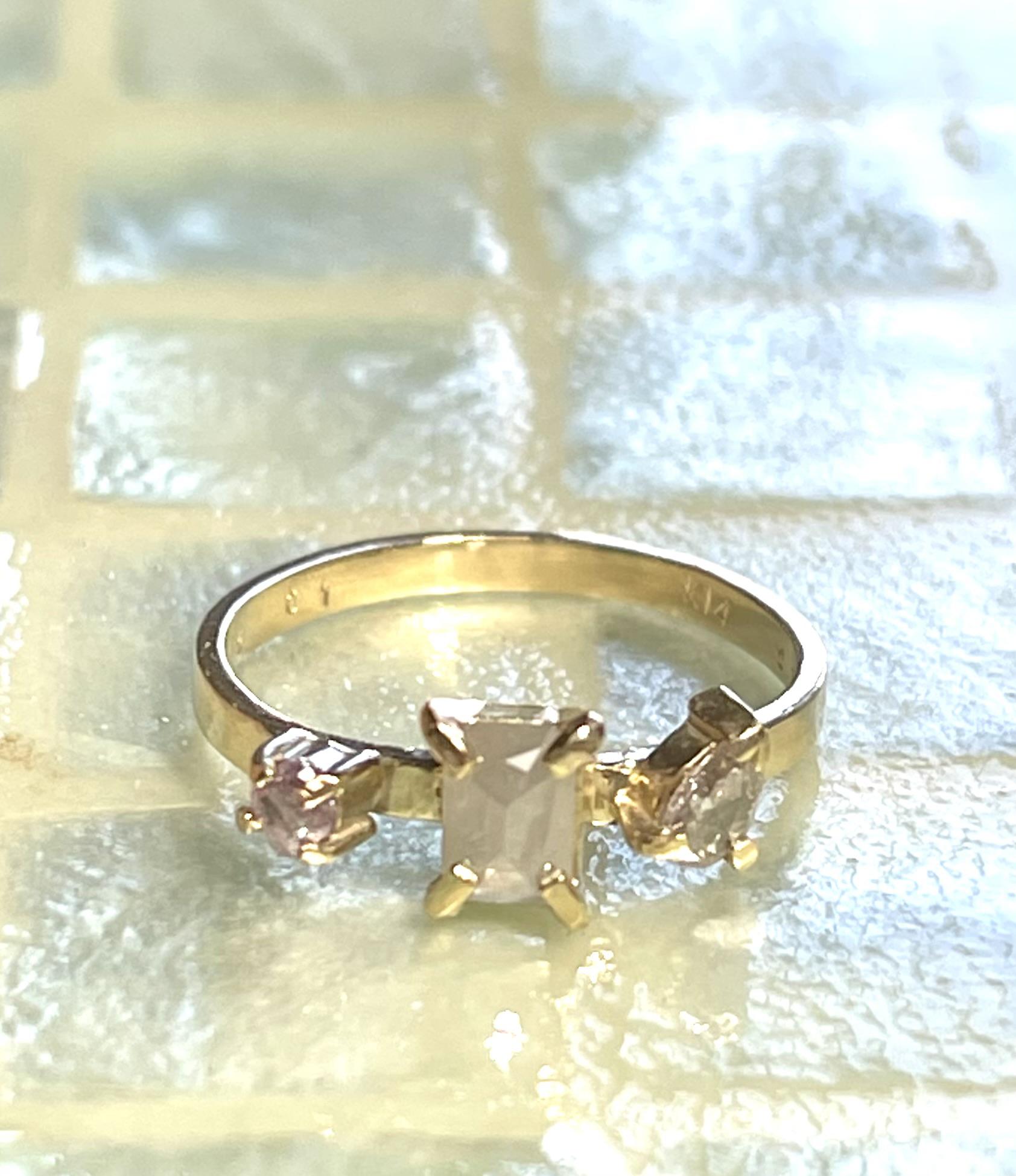 ホワイトグレー+ピンクダイヤモンドリング