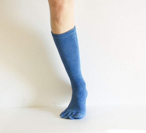 無農薬ヘンプ&コットン５本指靴下　（藍染め）草木染　　温活　24～27cm 1枚目の画像