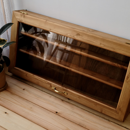 壁掛けアクリルディスプレイケース【パイン アンティーク 真鍮 カフェ