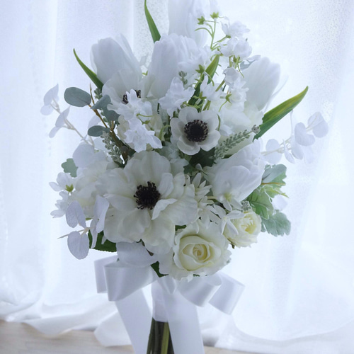 ホワイトアネモネとチューリップのパステルブーケ＆ブートニア ホワイトアネモネとチューリップのパステルブーケ＆ブートニア