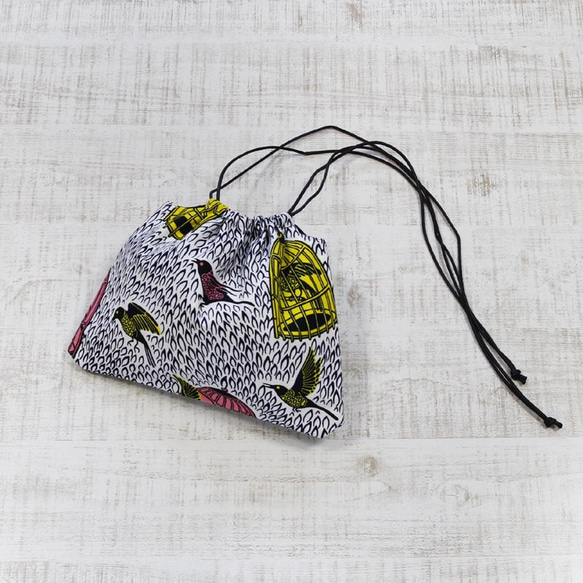 アフリカ布の巾着ショルダー（鳥）斜めがけ たすき掛け インナーバッグ 1枚目の画像
