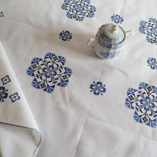 ドイツの手仕事/フォークロアな青x黒のクロスステッチ 手刺繍 生地