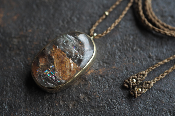 garden quartz brass necklace 3枚目の画像