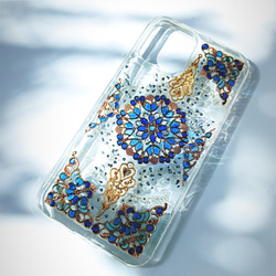 【全機種対応】宝石みたいなブルーのグラデーションが大人かわいいキラキラステンドグラスのスマホケース 8枚目の画像