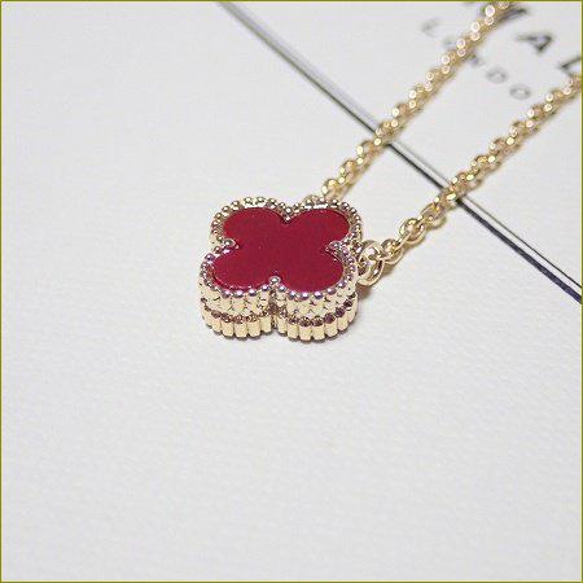 Carnelian red clover Necklace （ゴールド）（１１ｍｍ） 3枚目の画像