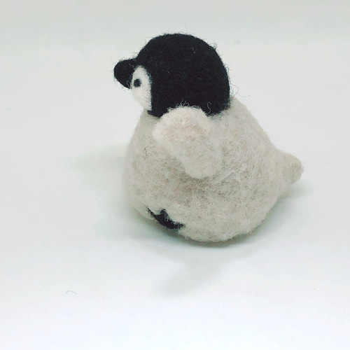 踊る皇帝ペンギン 子供 羊毛フェルト 中 羊毛フェルト クマノッコ 通販