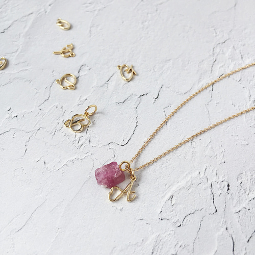 付け足し用】イニシャルチャーム（ゴールド・筆記体・10mm）ネックレス 