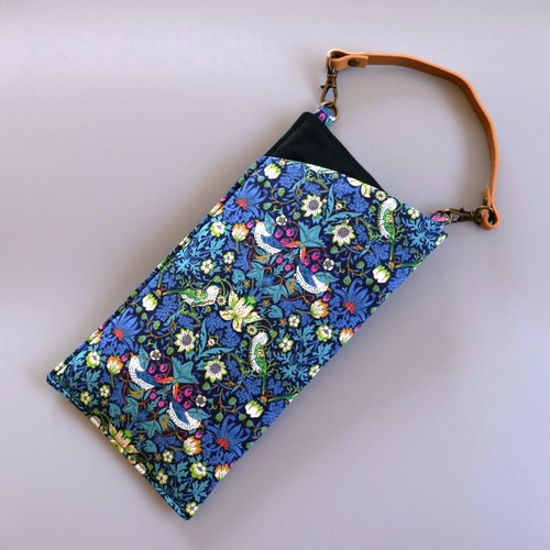 スマホポーチ いちご泥棒 ふっくら 小物入 スマホケース バッグイン