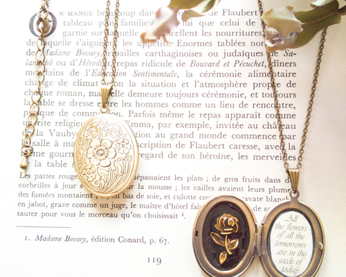 (C121926)K18 チャーム YG ロケットペンダント 花 18金 C121926)K18 チャーム YG ロケットペンダント 花 18金