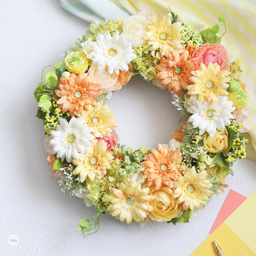ビタミンカラーのガーベラリース（直径約32cm） リース sarasa style