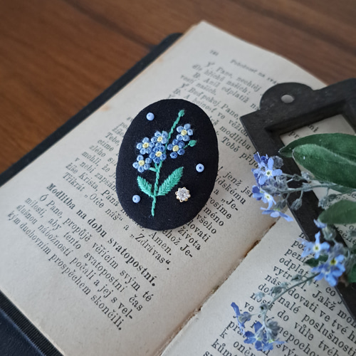 ★新作★ ハンドメイド　刺繍ブローチ　フラワーシャワー ☆新作☆ ハンドメイド 刺繍ブローチ フラワーシャワー 効か