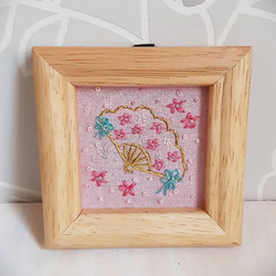 【新作】刺繍フレーム　お雛様の花扇　ひな祭り　桃の節句 1枚目の画像