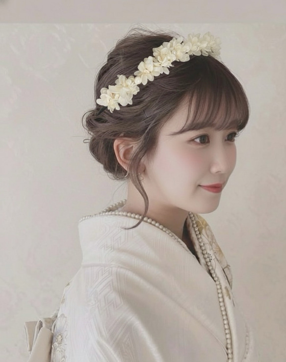 バニラホワイト パールカチューシャ ティアラ 成人式 卒業式 結婚式