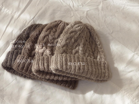 アラン模様のニット帽　～MOKU～　【エクリュ】手編みシンプルで暖かい　シック　スモーキーカラー　And　mytrip　 4枚目の画像