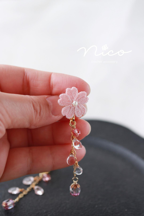 レース編み☆桜のイヤリング 2枚目の画像