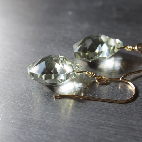 maumaumau◆グリーンアメシストピアス✧コンケーブソレイユカット グリーンアメジスト ソレイユカット***(14Kgf・Silver)ピアス