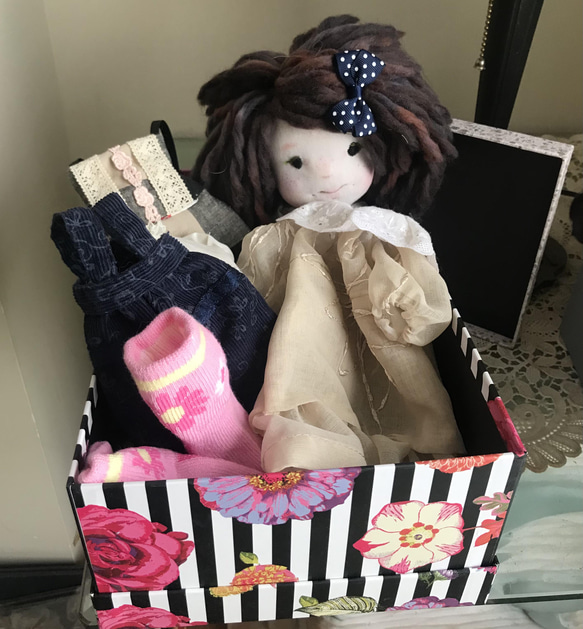 癒やしドール。入園、入学お誕生日に着せ替えセット付き。日本では珍しいヨーロピアンウオルドーフ人形！世界に一つだけのお人形 1枚目の画像