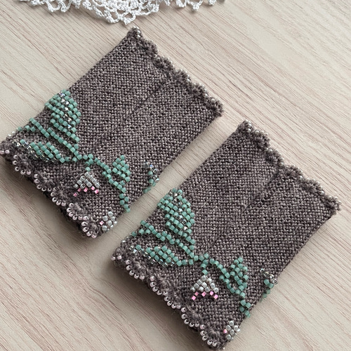 送料無料]Aボタニカル雨上がりの花(ピンク)ビーズニットのアーム