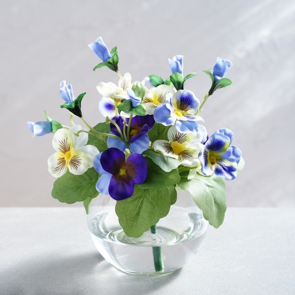 水換え不要）ビオラの丸ガラス花瓶挿し アートフラワー シュシュ