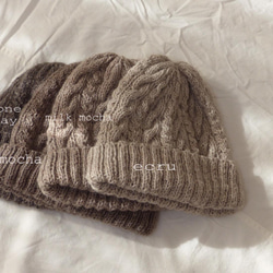 アラン模様のニット帽　～MOKU～【ストーングレー】手編みシンプルで暖かいシック　スモーキーカラー　And　mytri 3枚目の画像