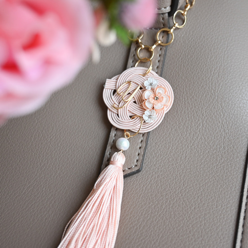 気分が上がるイニシャルバッグチャーム 水引とつまみ細工 春色 桜