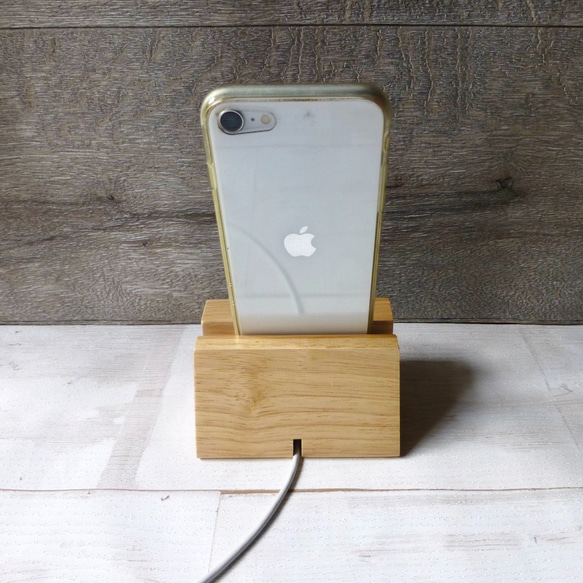 【新作】スマホスタンド　木製　コレべリタイル貼り　充電可能 5枚目の画像