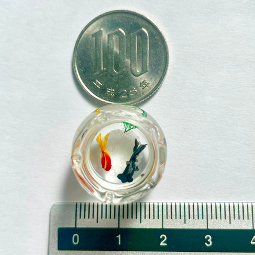 金魚鉢で泳ぐ金魚（琉金、出目金） ミニチュア その他インテリア雑貨