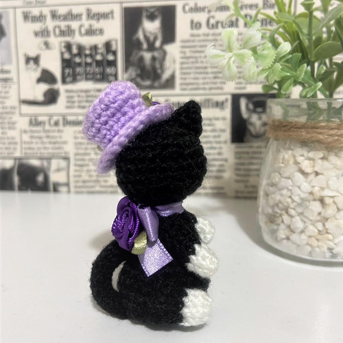 紫薔薇シルクハットの黒猫あみぐるみ♡キーホルダー・ストラップ