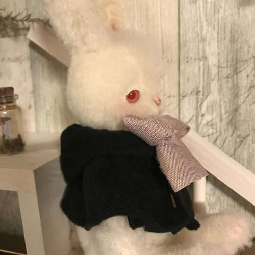 黒頭巾の白うさぎさん テディベア ぬいぐるみ ぬいぐるみ Mad