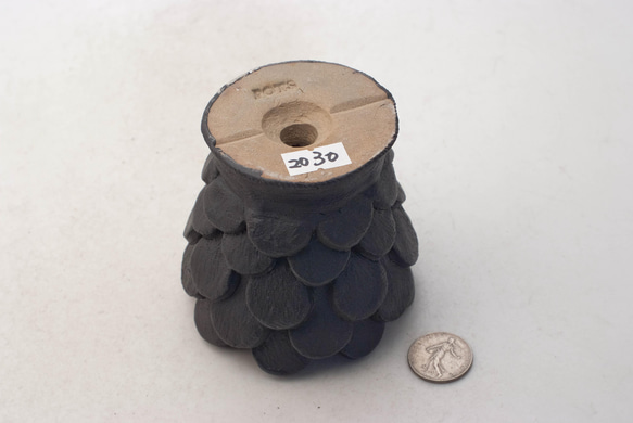 #陶器製（2号ポット相当）植木鉢 QAcブラック-2030 3枚目の画像