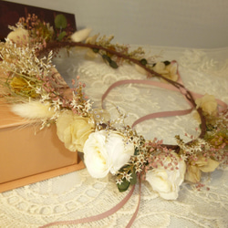 ピンクベージュのナチュラルな花冠 （受注製作） 2枚目の画像