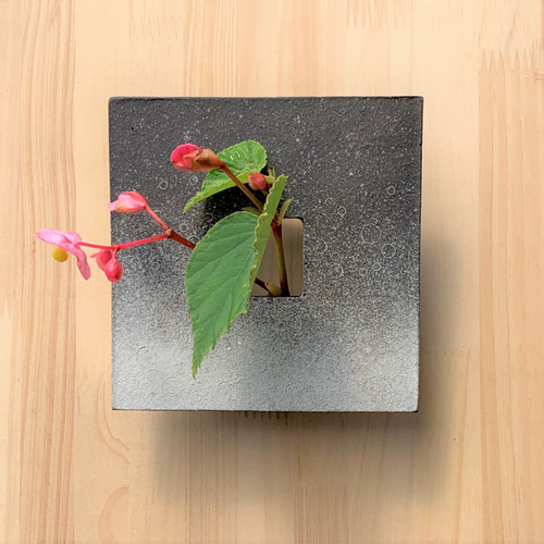 黒陶掛け花生け(バブル) 陶器 一輪挿し 壁掛け 一輪挿し・花瓶