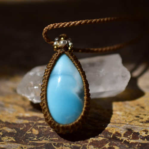 ブルーの風☆高品質☆ラリマー マクラメペンダント88 ネックレス