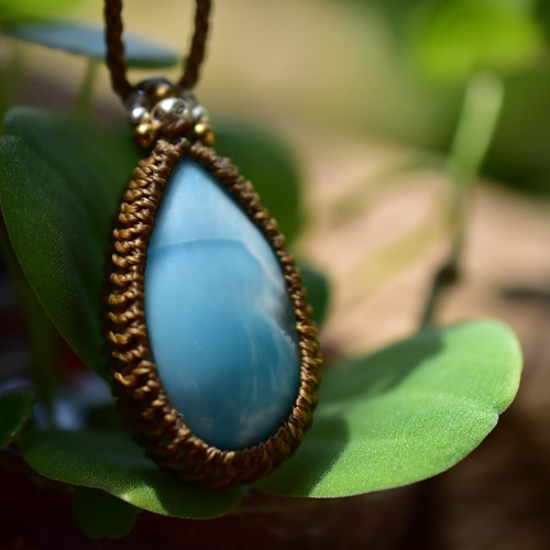 めちゃくちゃ濃い✨️ラリマー 葉型ペンダント マクラメ めちゃくちゃ濃い✨️ラリマー 葉型ペンダント マクラメ