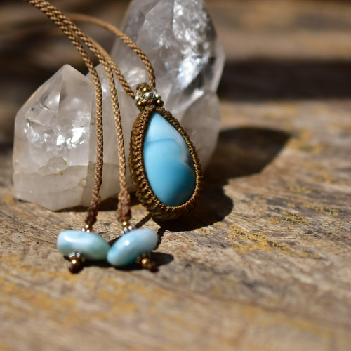 ブルーの風☆高品質☆ラリマー マクラメペンダント88 ネックレス