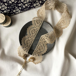 レース ＆ チェコ ヴィンテージ ボタン の カラーモチーフ ( つけ衿 ）ロング ネックレス 2枚目の画像