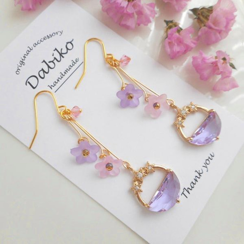 1点物パープルフローライトスクエアフラワーカービングピアスチャーム☆ルビーと K16美しいハーフガラスのフラワーキラキラ上品春ピアス