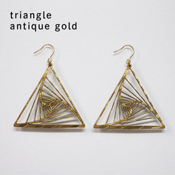 紙の耳飾り karupi 『triangle』antique gold 1枚目の画像