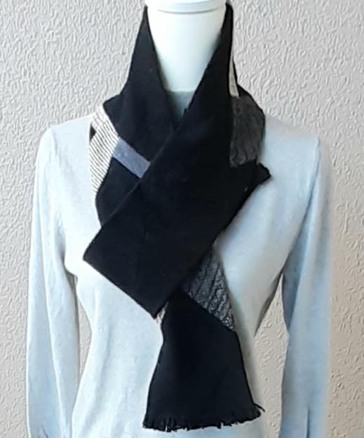 手織り布パッチワークマフラー  黒とグレーを中心に  WM0139