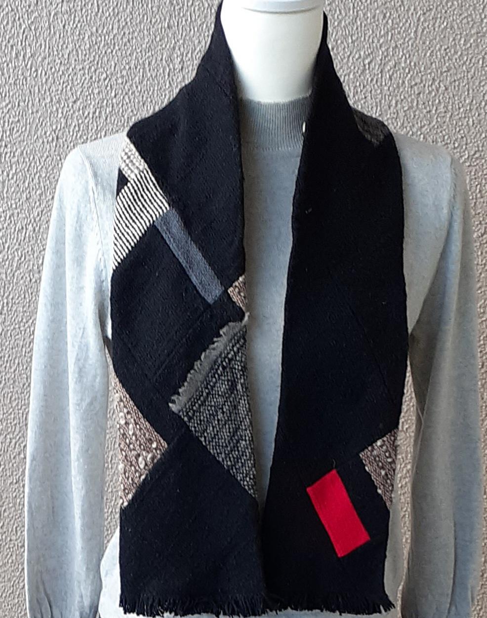 手織り布パッチワークマフラー  黒とグレーを中心に  WM0139