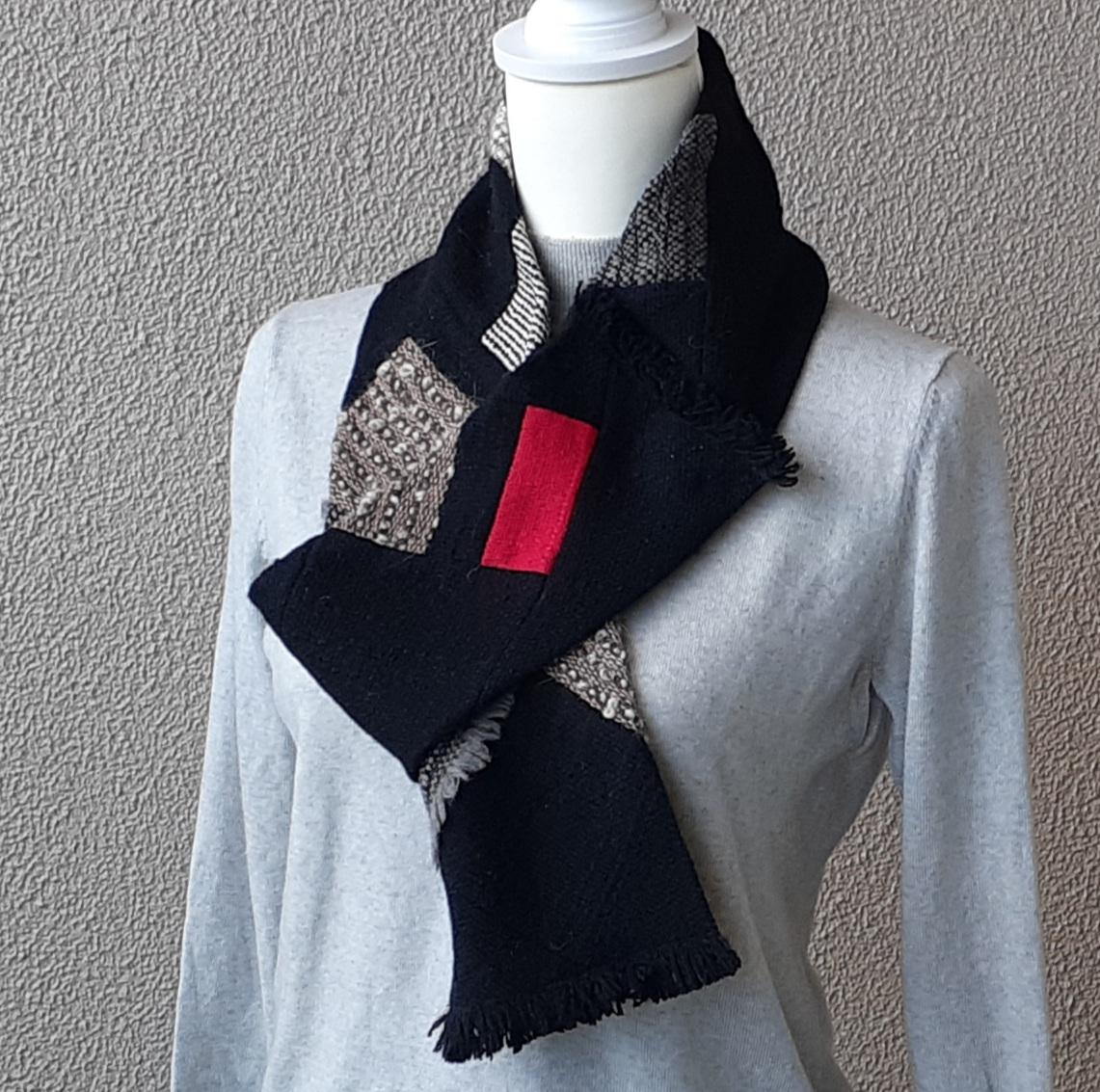手織り布パッチワークマフラー  黒とグレーを中心に  WM0139