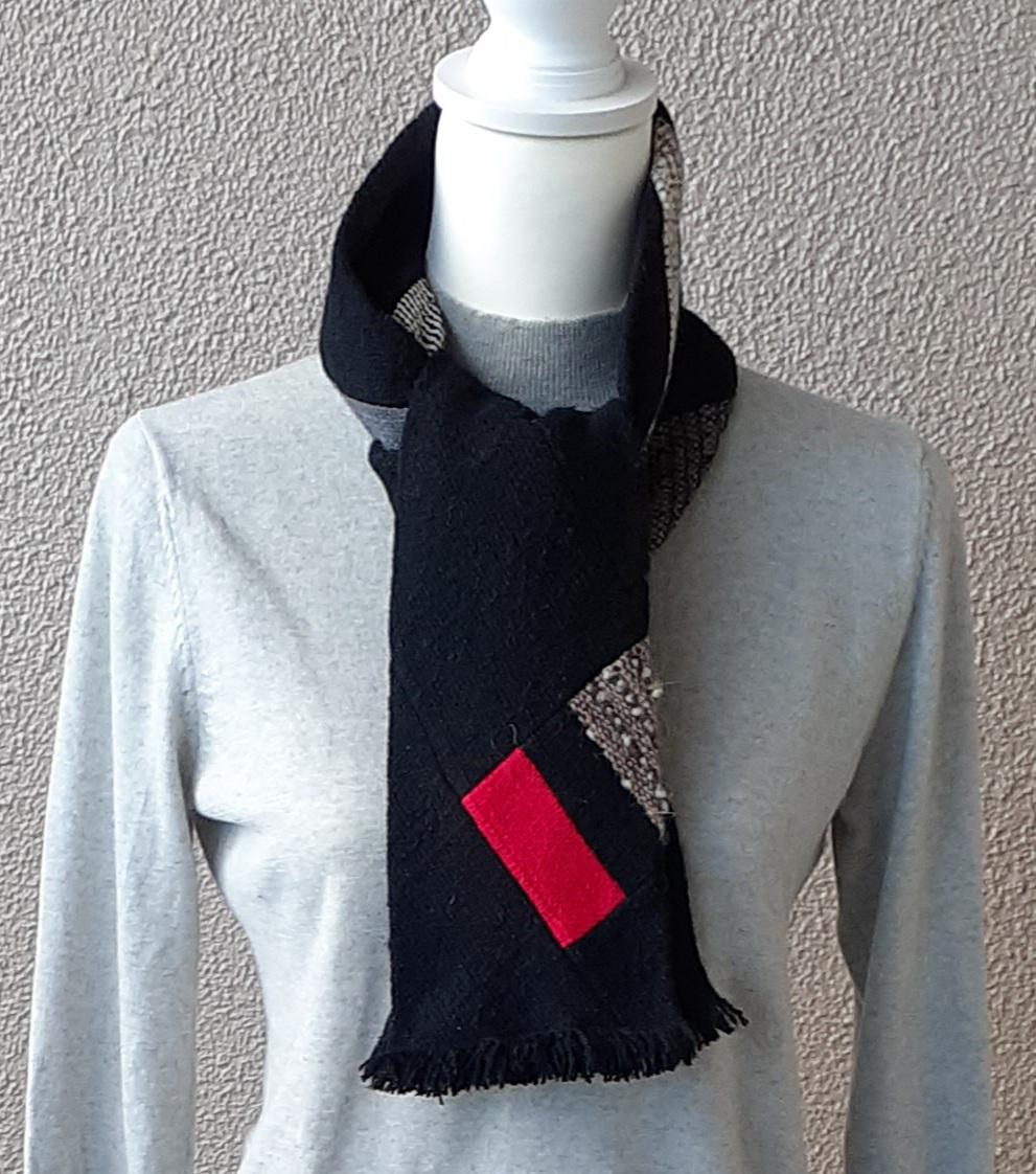手織り布パッチワークマフラー  黒とグレーを中心に  WM0139