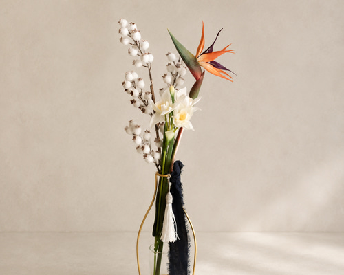 スイセンと雪の花とストレチア】｜アーティフィシャルフラワー 花瓶