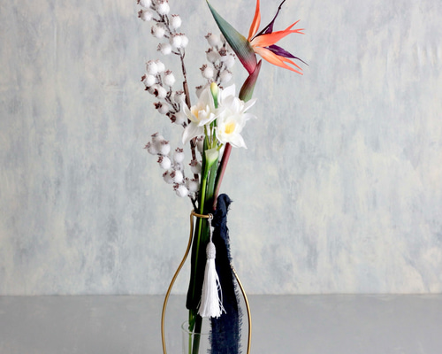 スイセンと雪の花とストレチア】｜アーティフィシャルフラワー 花瓶