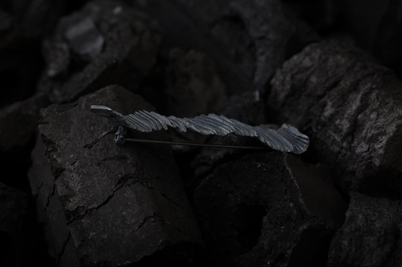 Calligraphy 墨摺 波瀾胸針 Oxidized Silver Brooch - Bleeding 第2張的照片