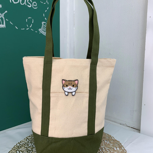☆うちの子ワッペン☆ポケットからニャンです♪ オーダーメイド刺繍